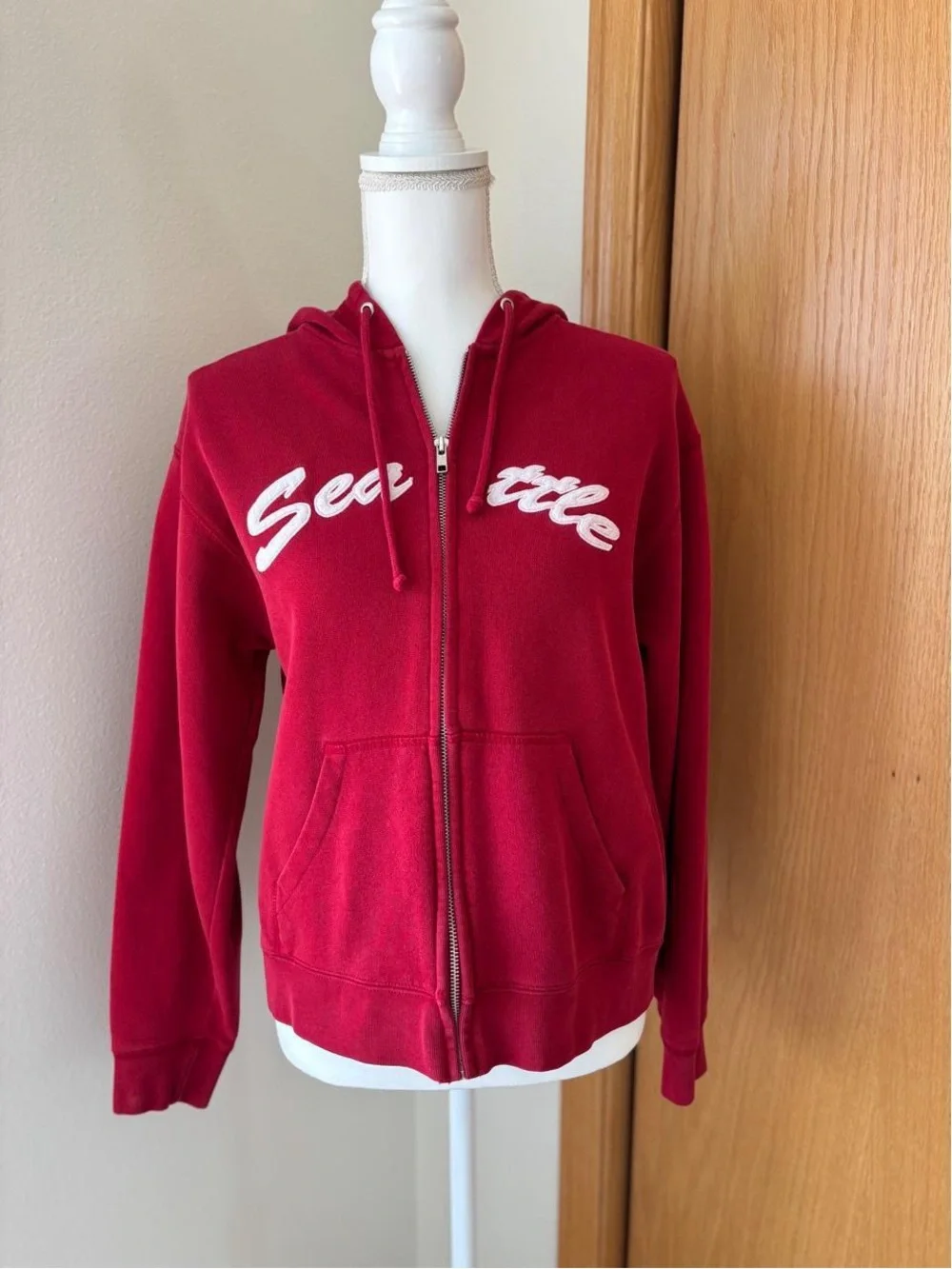 Vintage Red Zip-Up Hoodie Jacket with 'Seattle' Script - Women's Utility Jacket